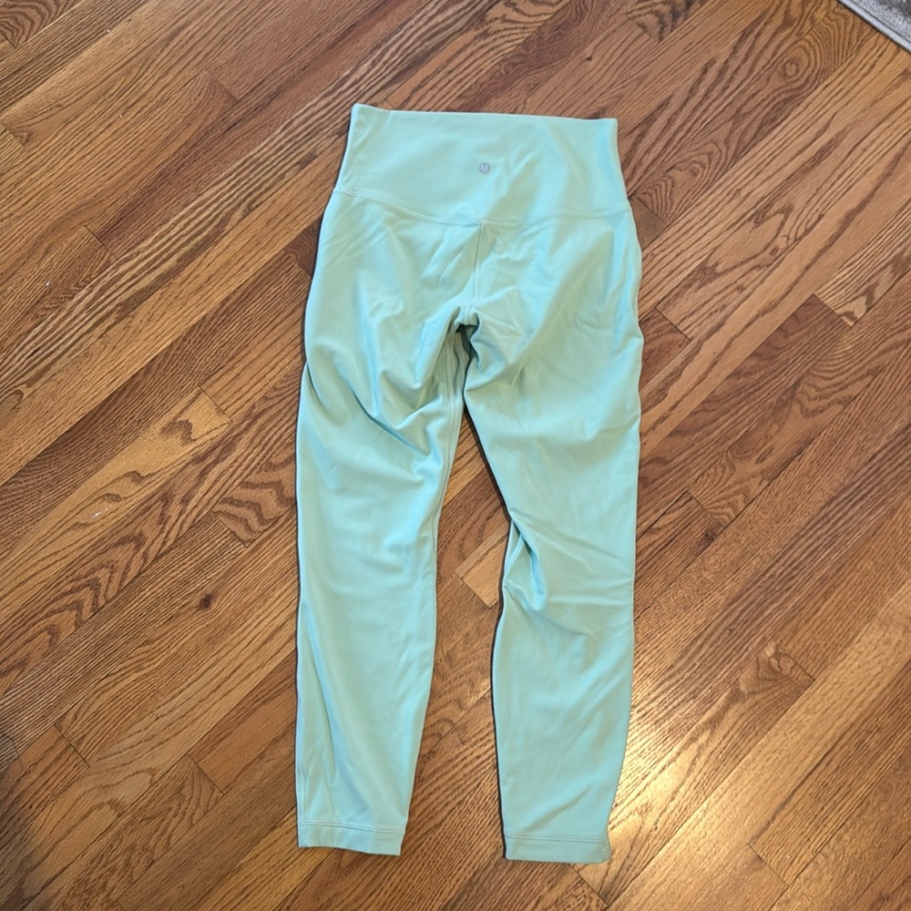 Lululemon high rise crop size 8